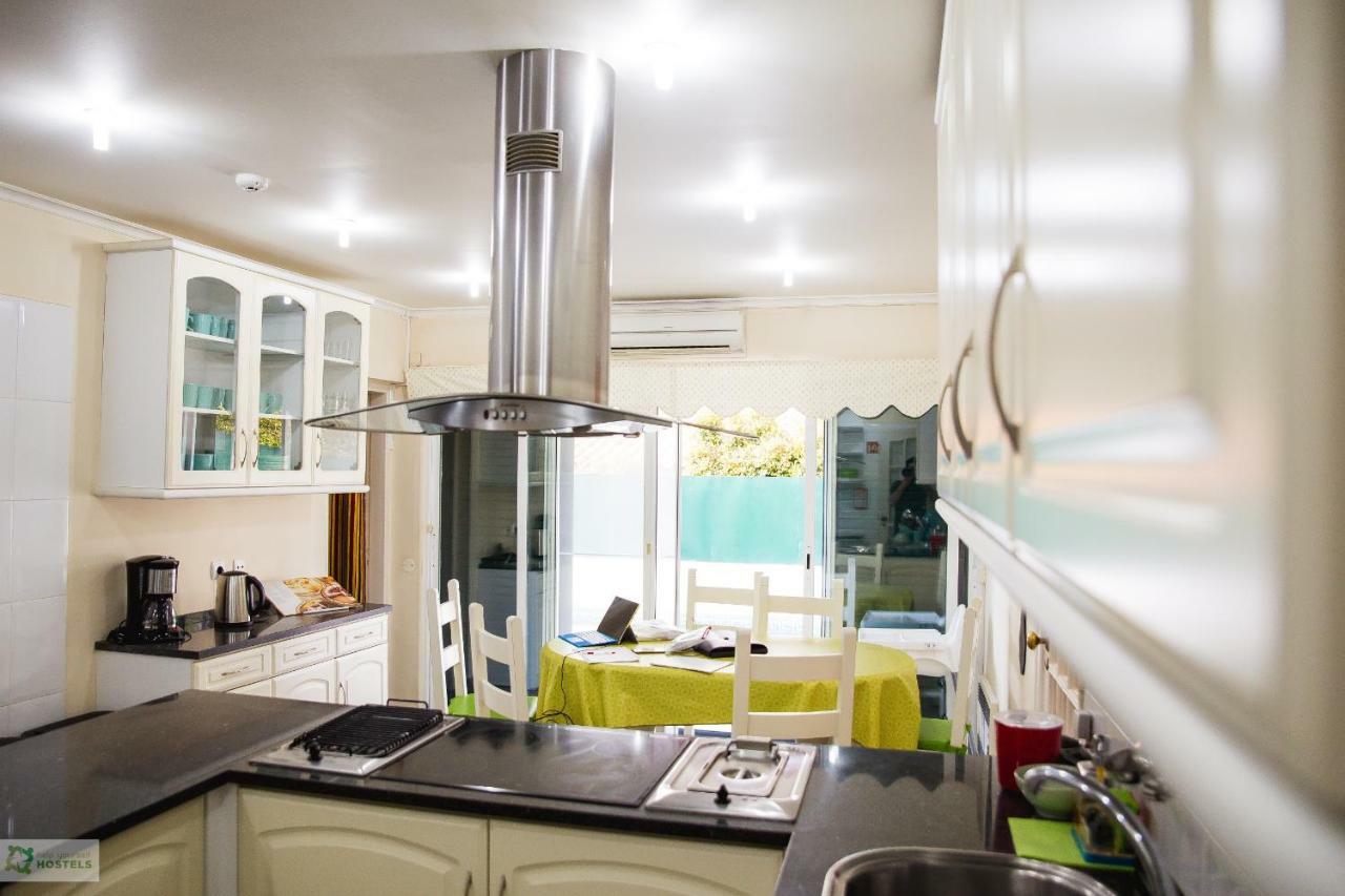 Help Yourself Hostels - Carcavelos Coast Екстериор снимка